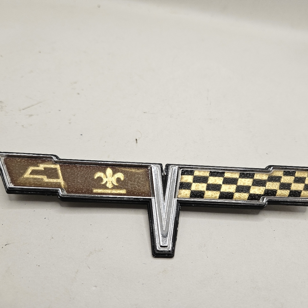 1980 Corvette Gas Door Chrome Emblem Rear Deck Fuel Lid Cross Flags GM KPI-80. 